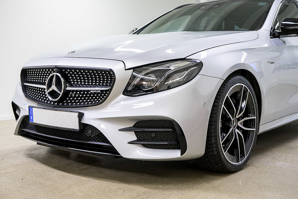 Mercedes_benz_amg_53_chromedelete_glossblack