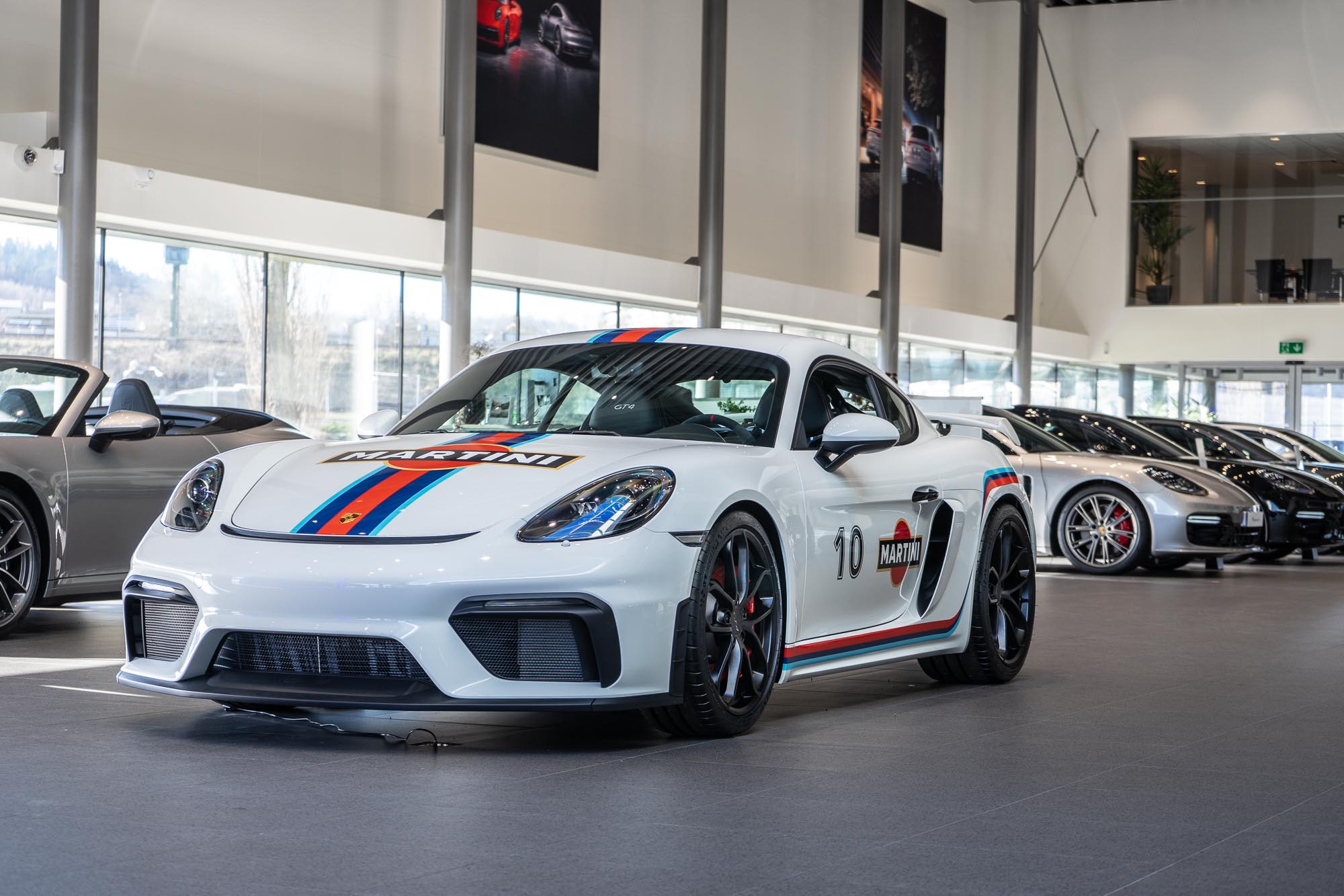 Porsche GT4 Martini stripes