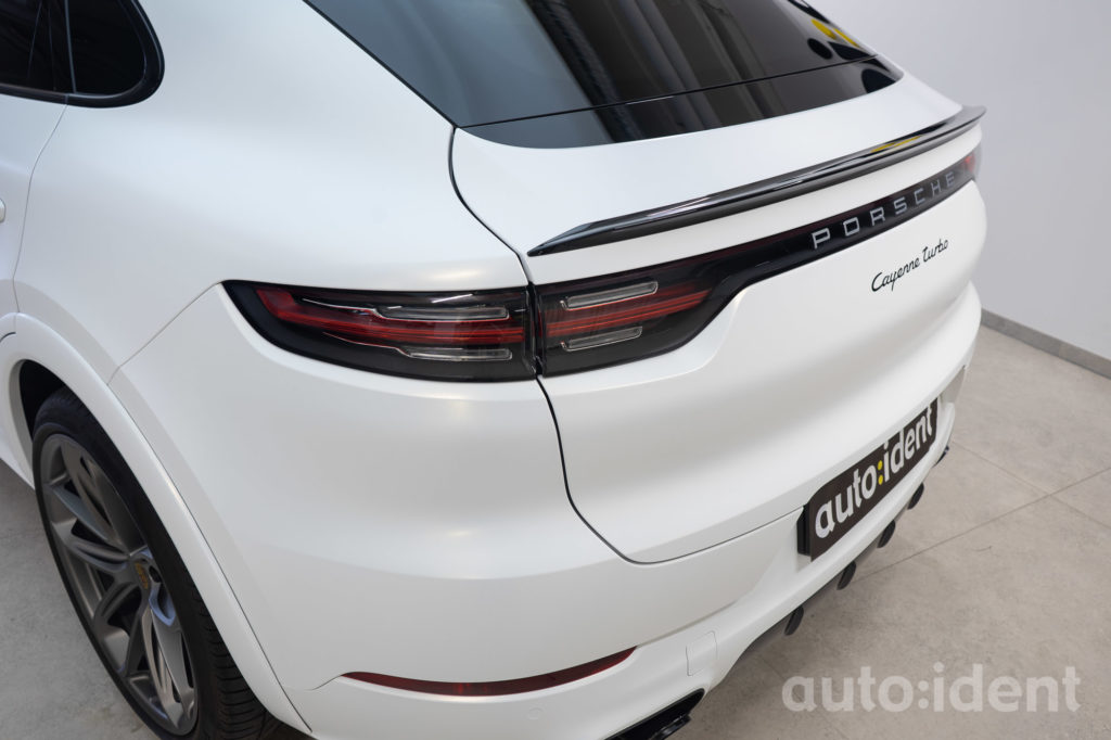 Porsche Cayenne turbo satin frozen vanilla
