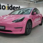 Tesla Model 3 - Glossy pink