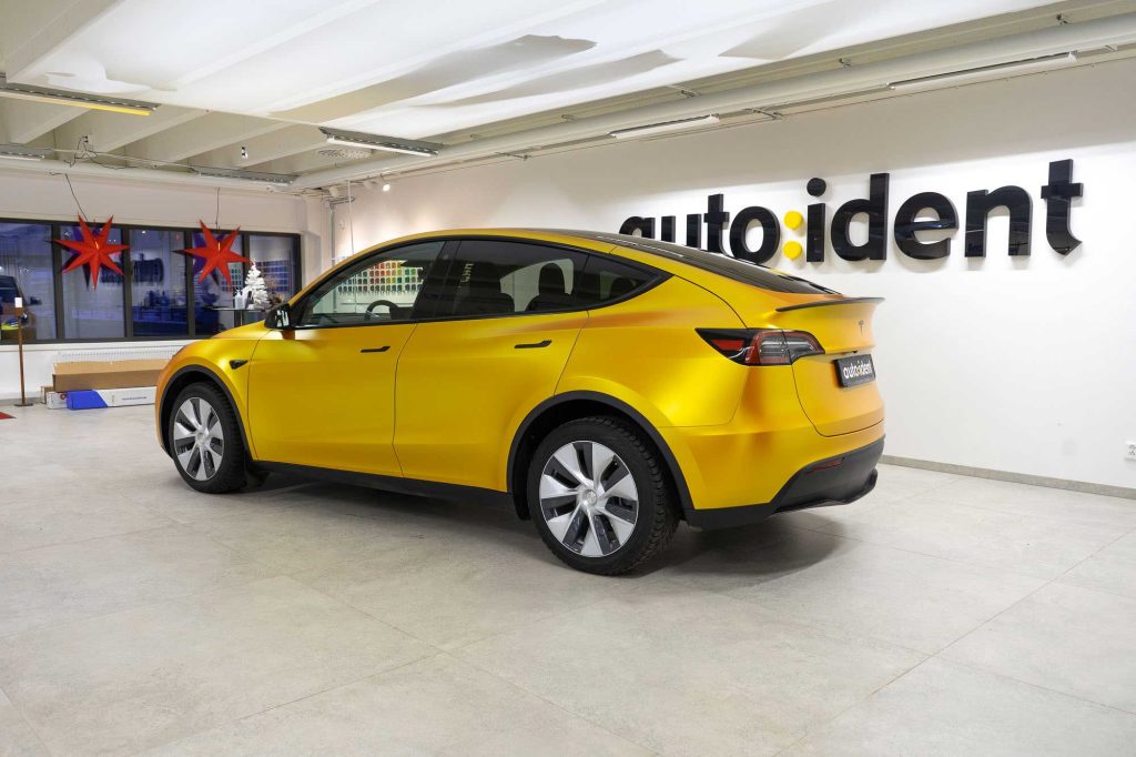 Tesla Model Y - Yellow energetic