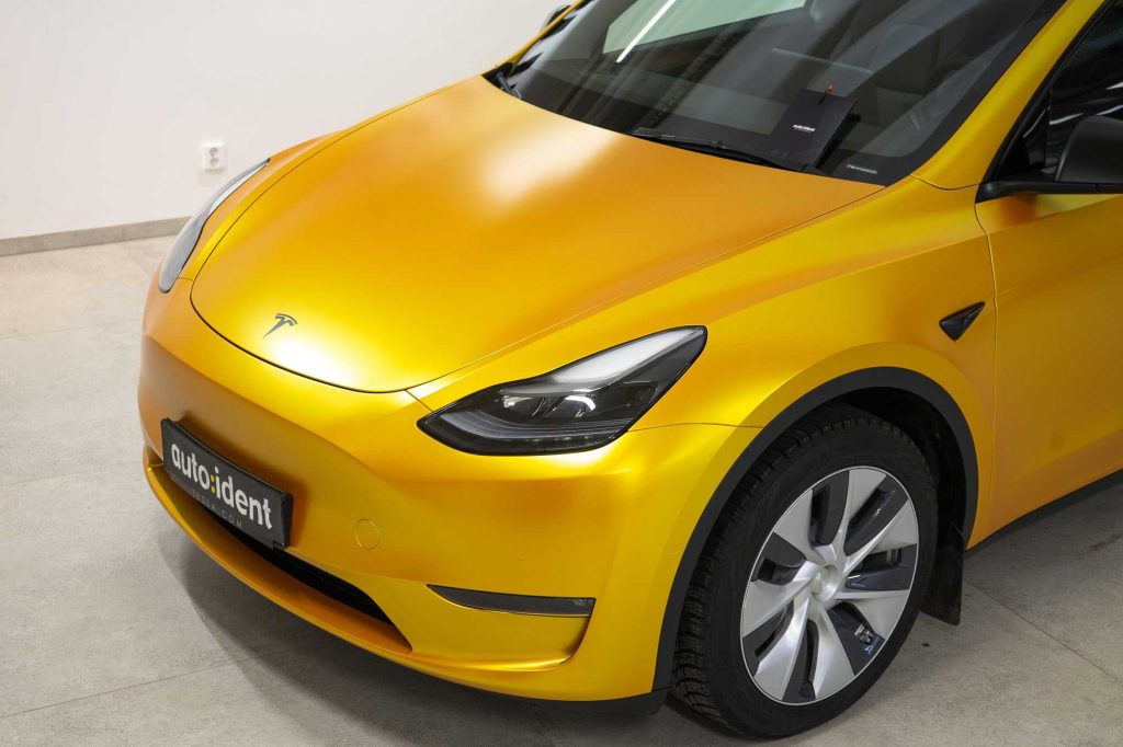 Tesla Model Y - Yellow energetic