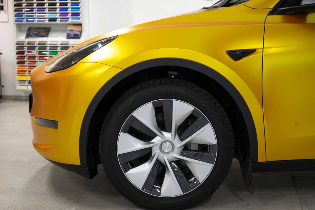Tesla Model Y - Yellow energetic