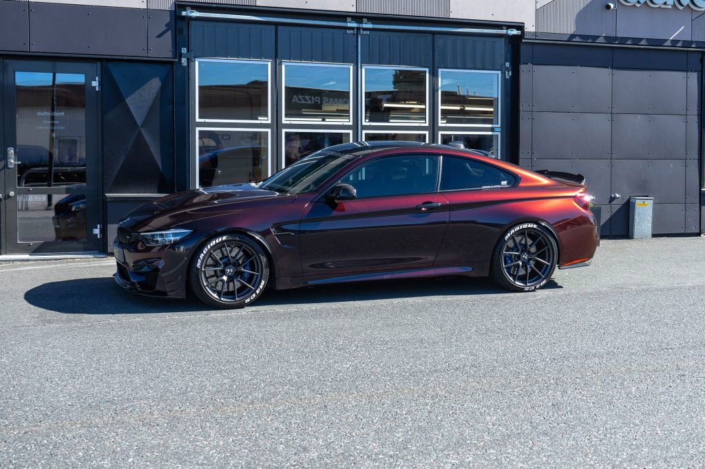 BMW M4 CS - Black at night, explosion of color daytime