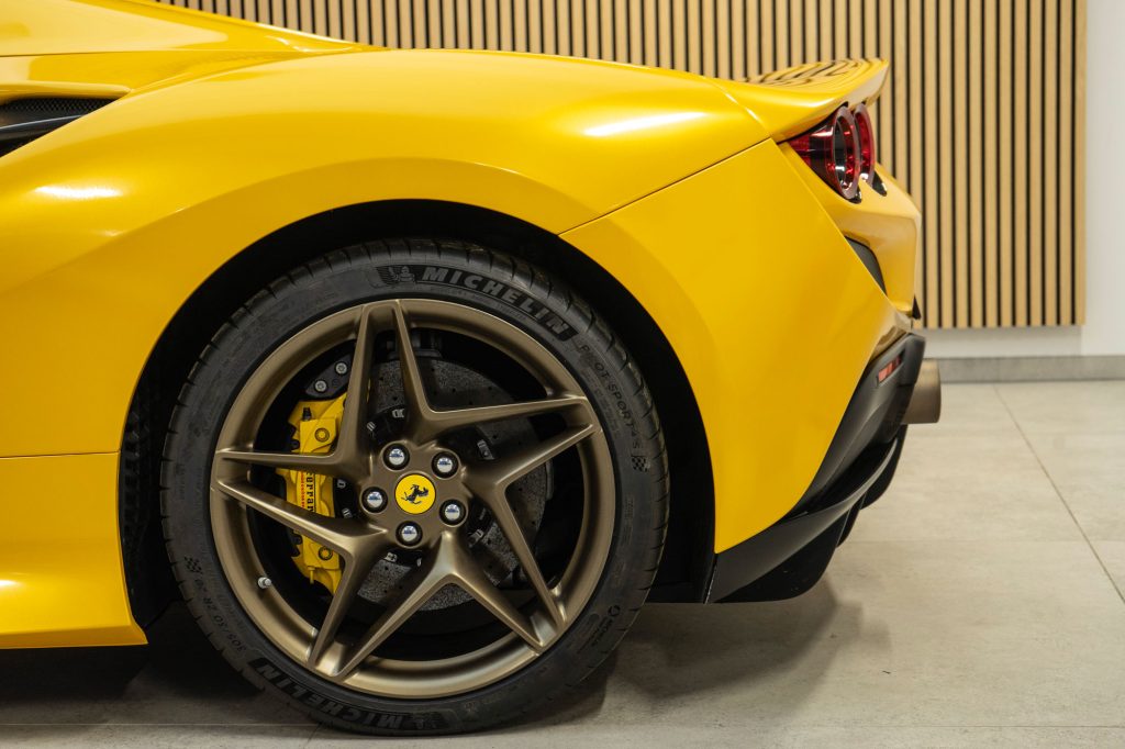 Ferrari F8 Tributo, Platinum Wrapping Film Saffron Yellow