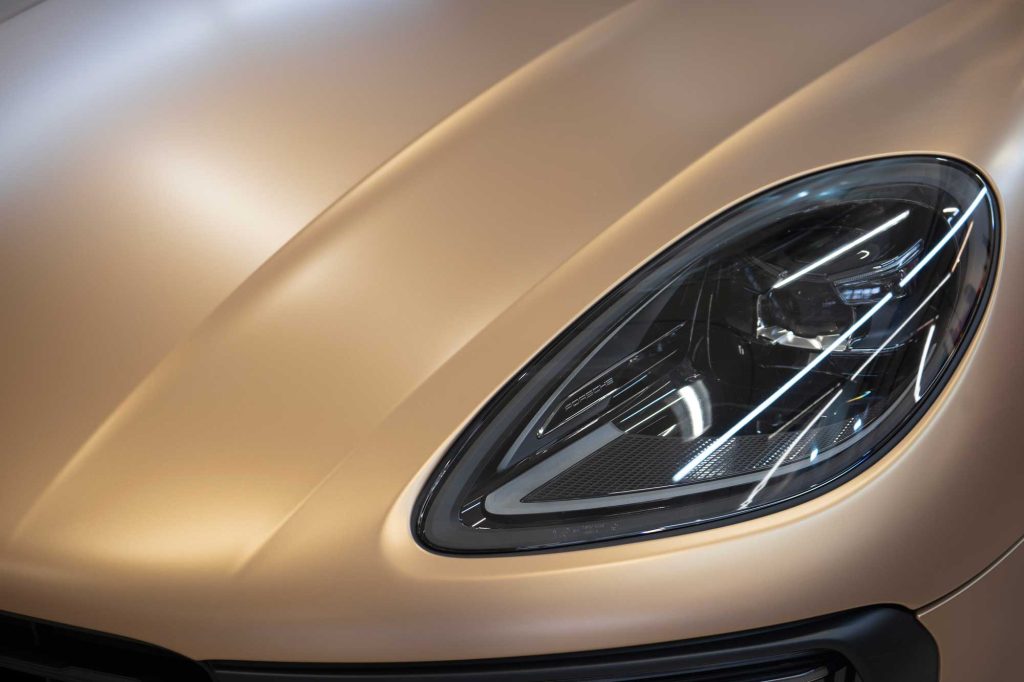 Porsche Macan S, Platinum Wrapping Film Matt Phantom Gold, Matt