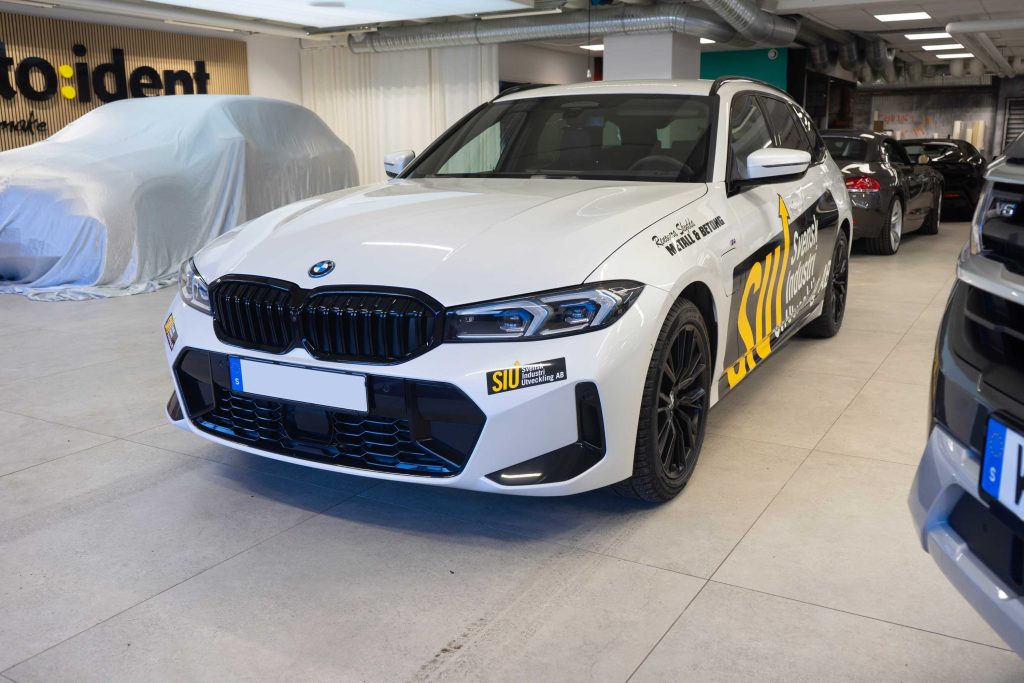 BMW 330e - Dekor