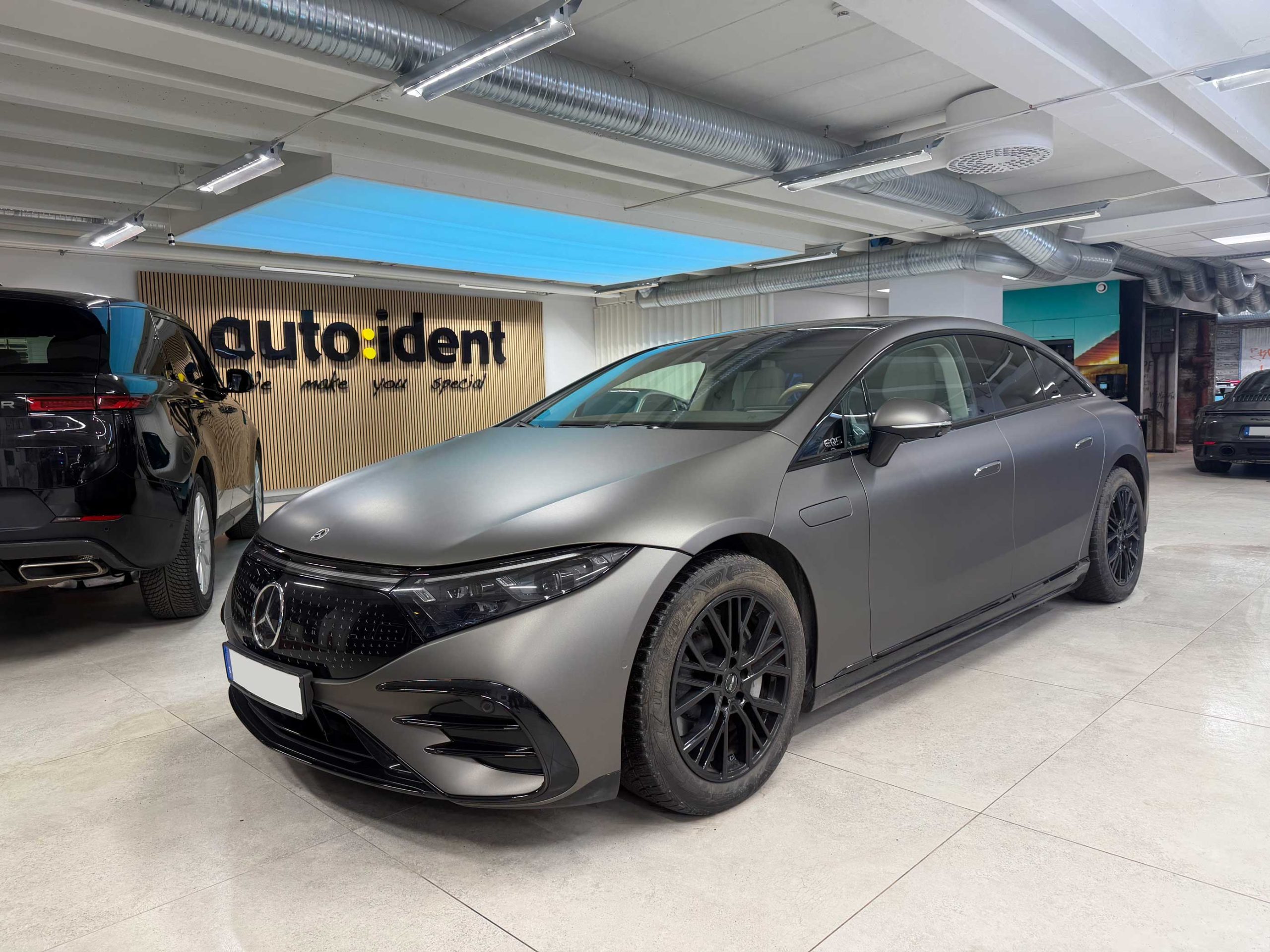 Mercedes Benz EQS 3M™ Charcoal - Chrome Delete