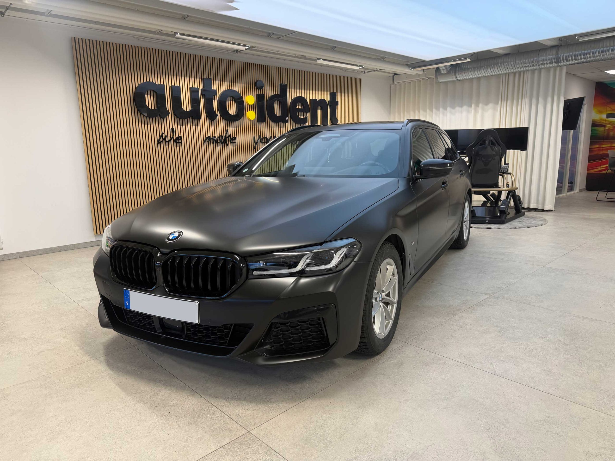 BMW 5-serie Oracal matt-1