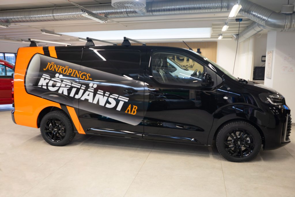 Toyota Proace - Printad reflex med orange wrapping