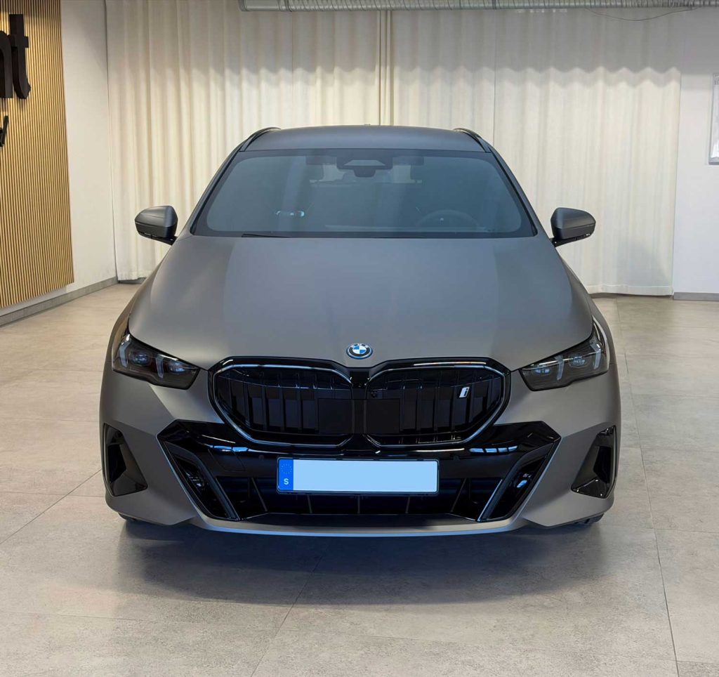 BMW 5-series - Avery Matte Metallic Gunmetal