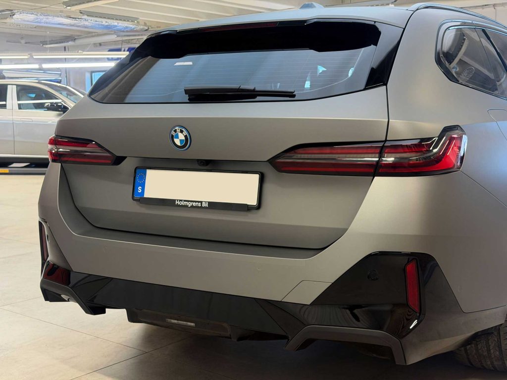 BMW 5-series - Avery Matte Metallic Gunmetal
