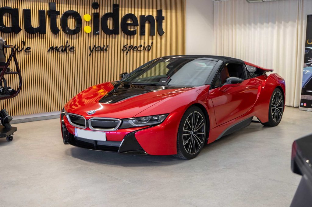 BMW i8 Roadster - Oracal Lucious lips