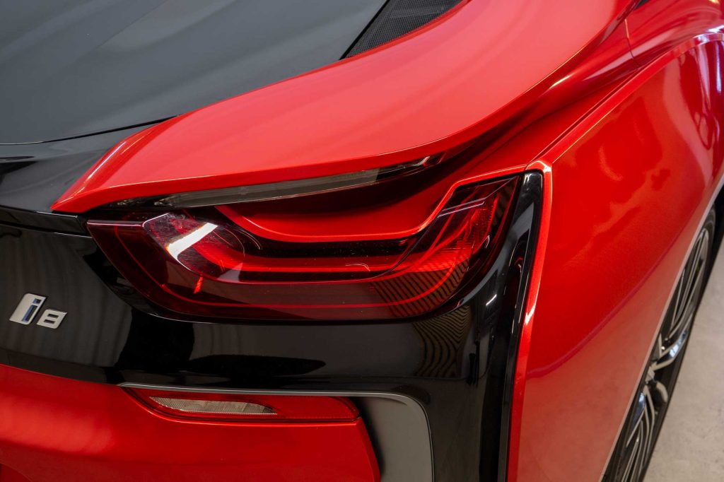BMW i8 Roadster, Oracal Luscious Lips